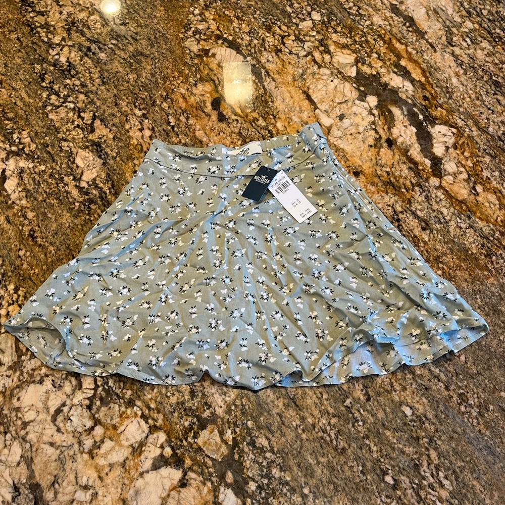 Skirt. Brand Hollister color green. Size extra small